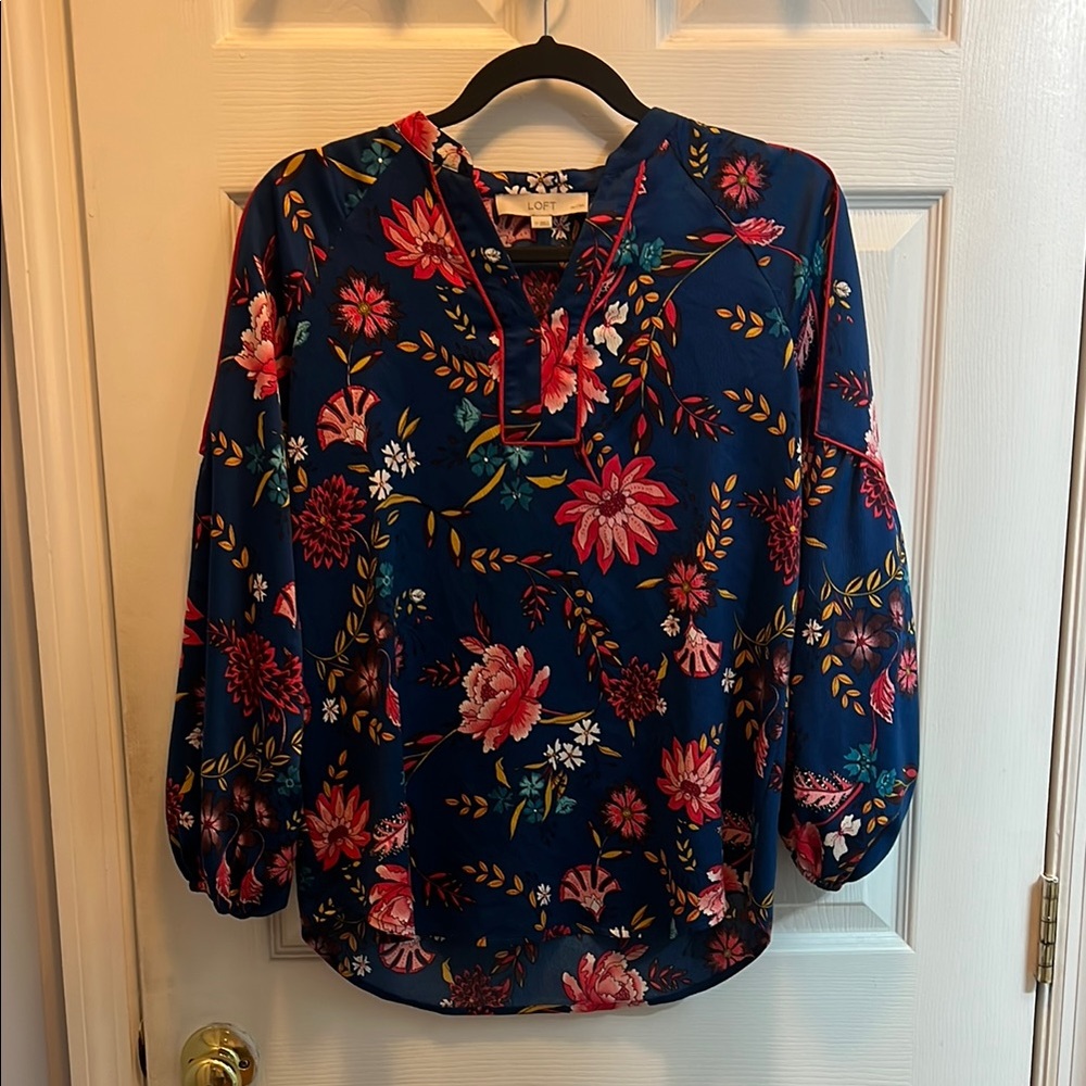 LOFT Women's Floral Blue Top